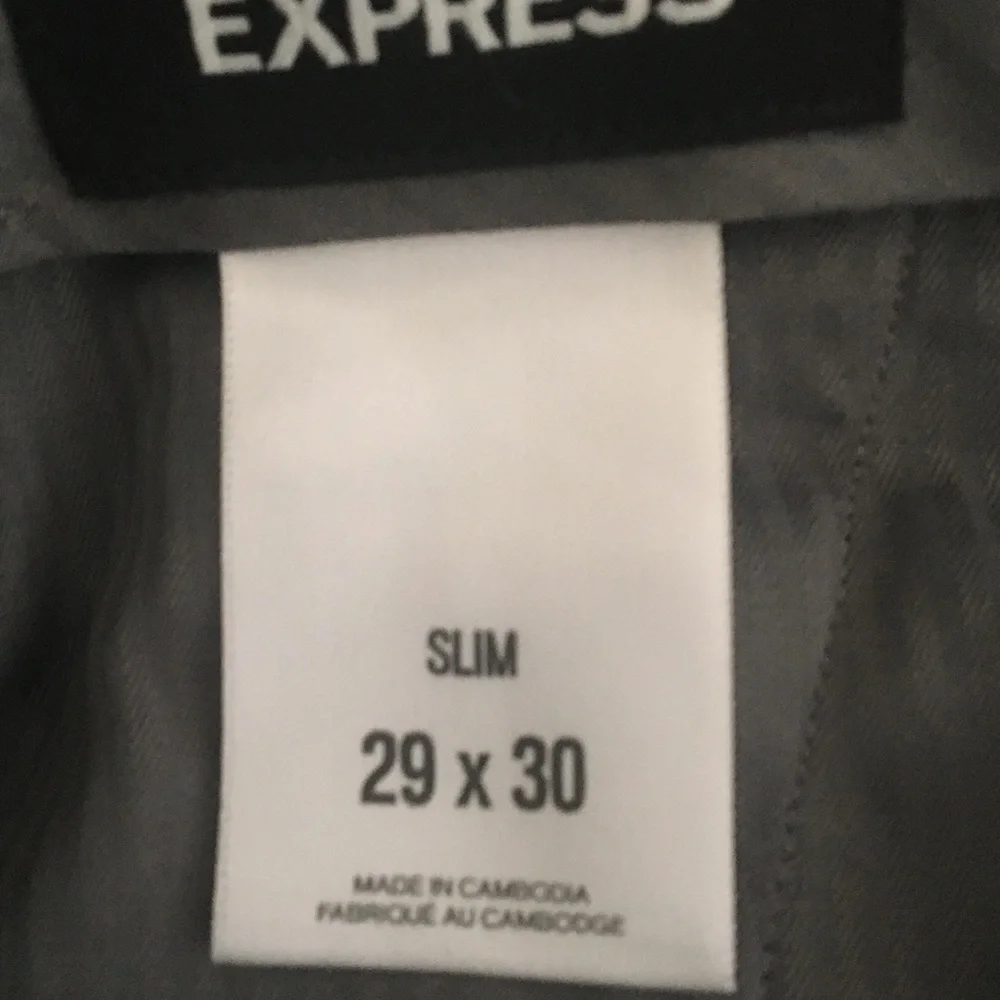 Express men’s gray striped suit size 36S/29-30. C:207-5/20/26
